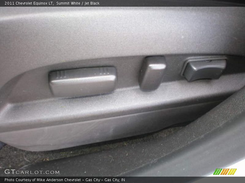 Summit White / Jet Black 2011 Chevrolet Equinox LT