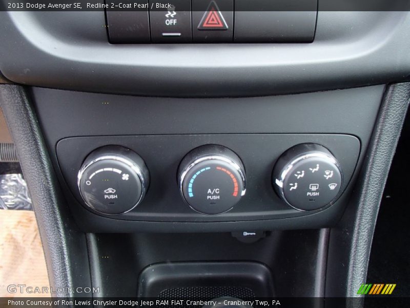 Redline 2-Coat Pearl / Black 2013 Dodge Avenger SE