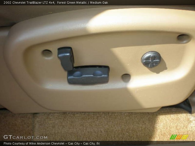Forest Green Metallic / Medium Oak 2002 Chevrolet TrailBlazer LTZ 4x4