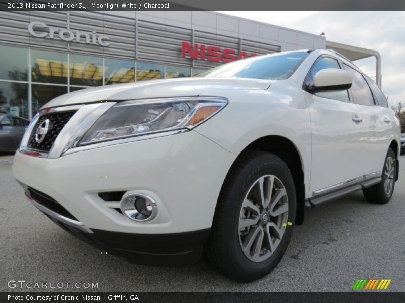 Moonlight White / Charcoal 2013 Nissan Pathfinder SL