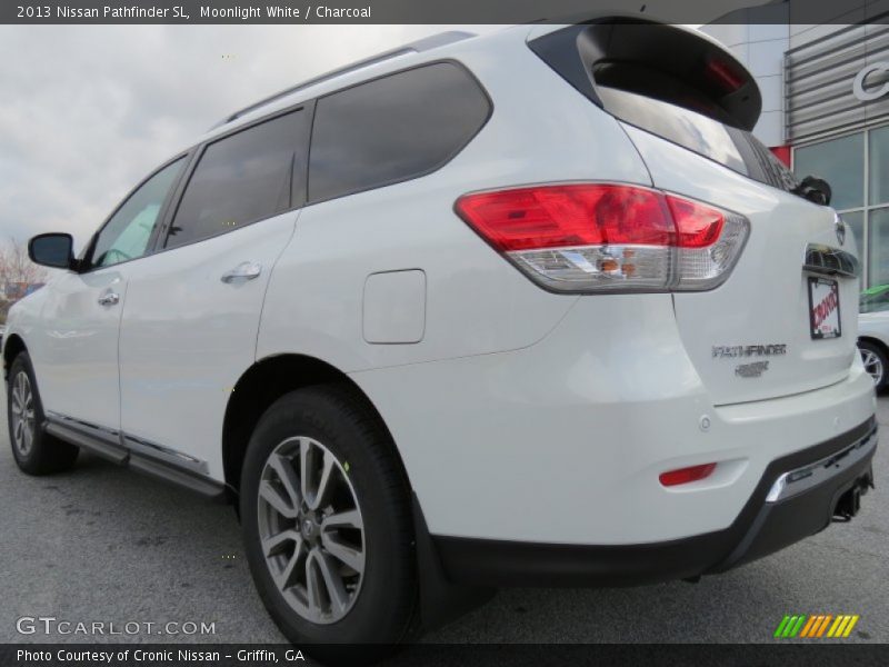 Moonlight White / Charcoal 2013 Nissan Pathfinder SL