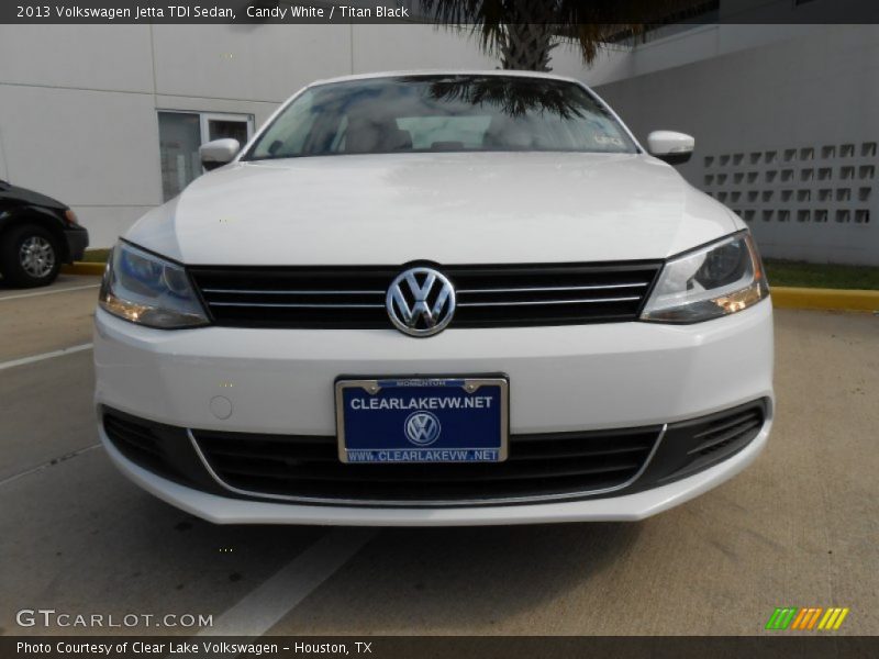 Candy White / Titan Black 2013 Volkswagen Jetta TDI Sedan
