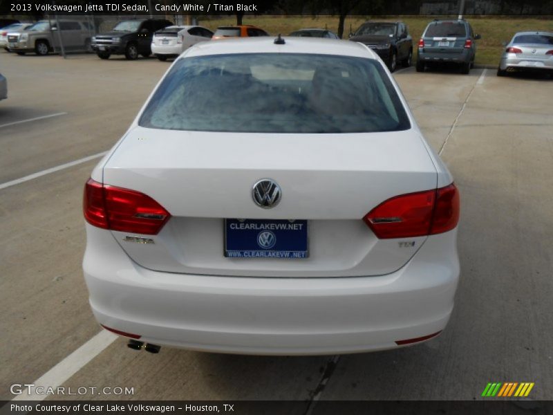 Candy White / Titan Black 2013 Volkswagen Jetta TDI Sedan