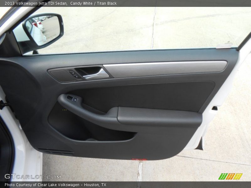 Candy White / Titan Black 2013 Volkswagen Jetta TDI Sedan