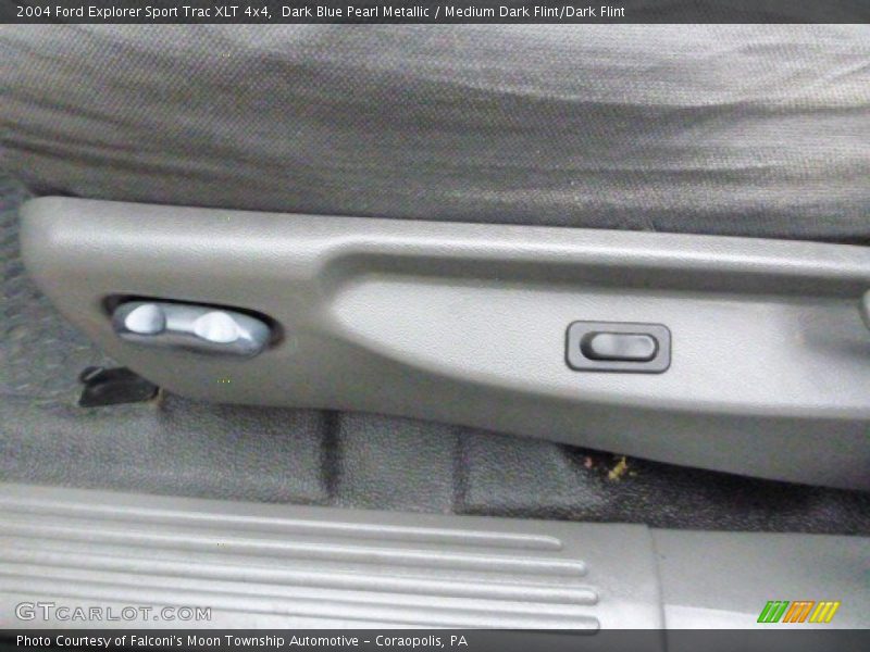 Dark Blue Pearl Metallic / Medium Dark Flint/Dark Flint 2004 Ford Explorer Sport Trac XLT 4x4