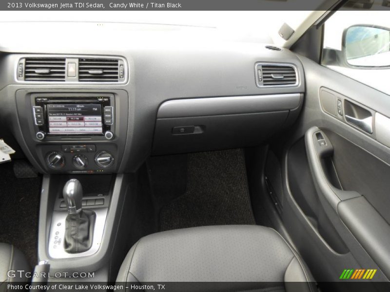 Candy White / Titan Black 2013 Volkswagen Jetta TDI Sedan