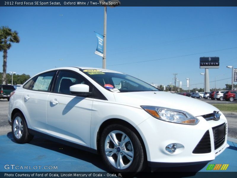 Oxford White / Two-Tone Sport 2012 Ford Focus SE Sport Sedan