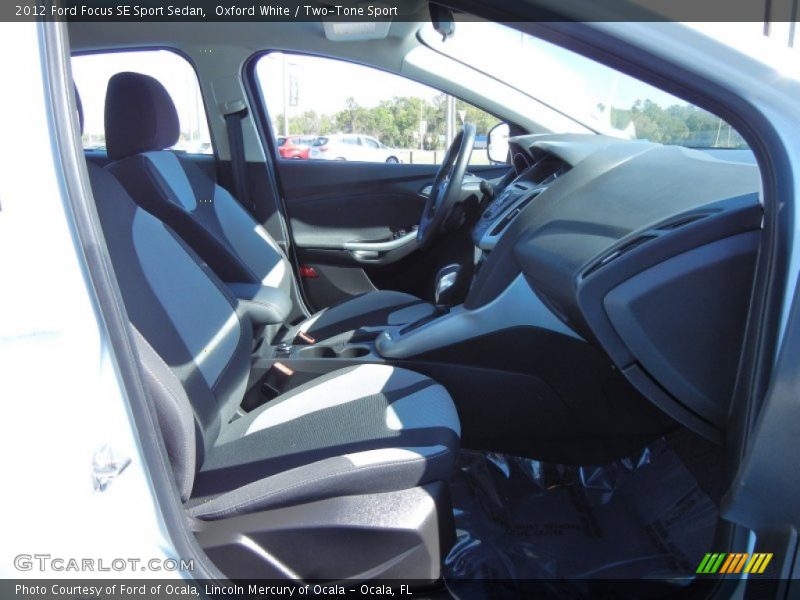 Oxford White / Two-Tone Sport 2012 Ford Focus SE Sport Sedan