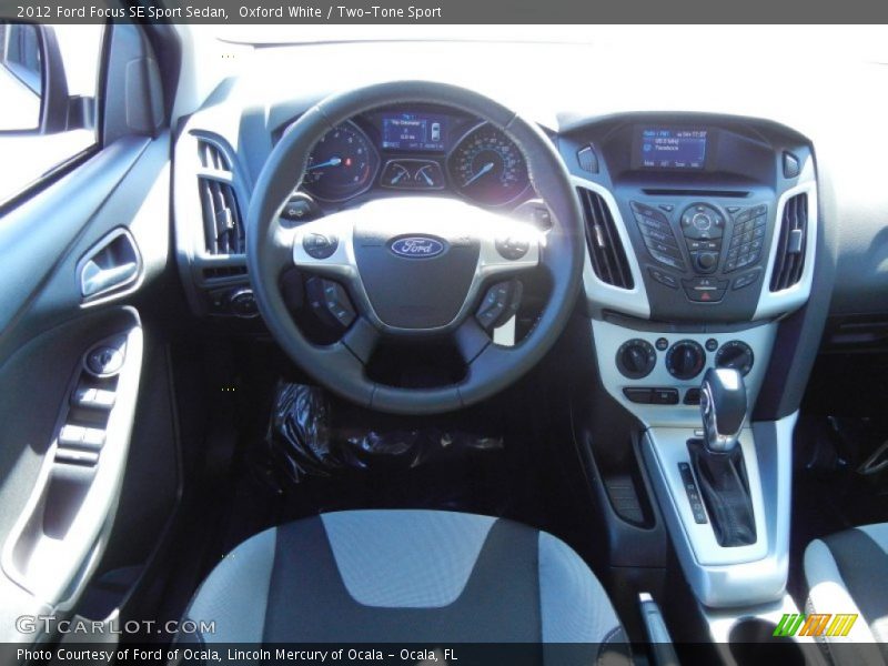 Oxford White / Two-Tone Sport 2012 Ford Focus SE Sport Sedan