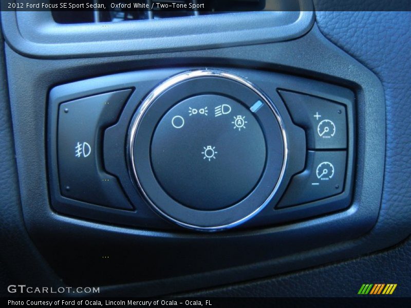 Oxford White / Two-Tone Sport 2012 Ford Focus SE Sport Sedan