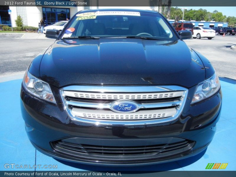 Ebony Black / Light Stone 2012 Ford Taurus SE