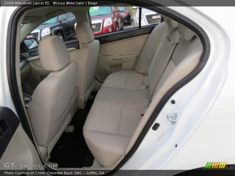 Wicked White Satin / Beige 2009 Mitsubishi Lancer ES