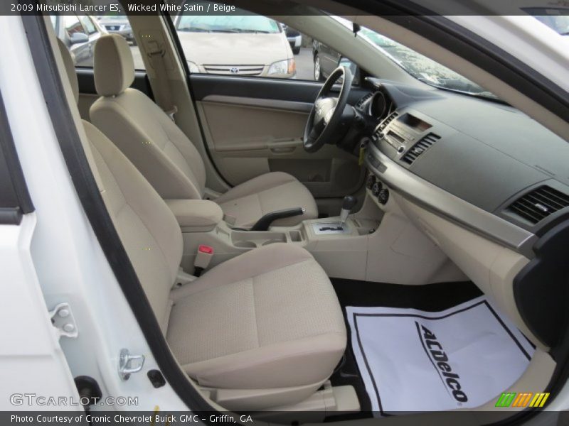 Wicked White Satin / Beige 2009 Mitsubishi Lancer ES