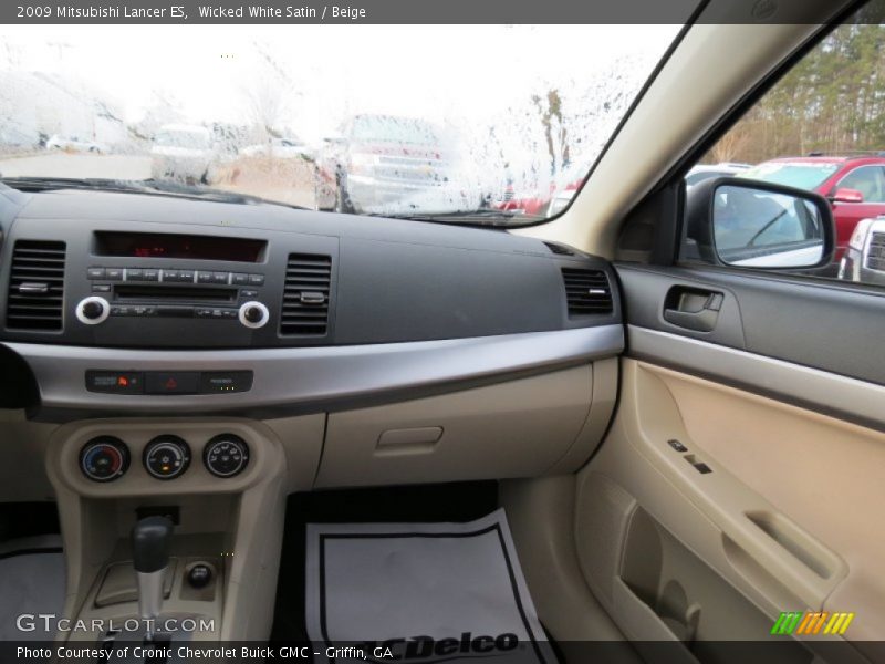 Wicked White Satin / Beige 2009 Mitsubishi Lancer ES