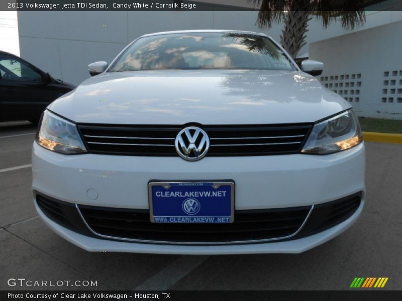Candy White / Cornsilk Beige 2013 Volkswagen Jetta TDI Sedan