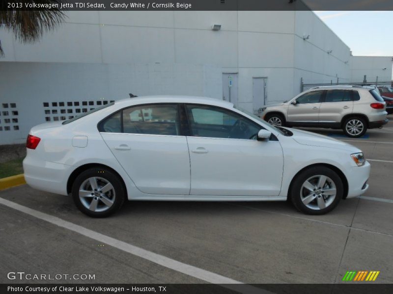 Candy White / Cornsilk Beige 2013 Volkswagen Jetta TDI Sedan