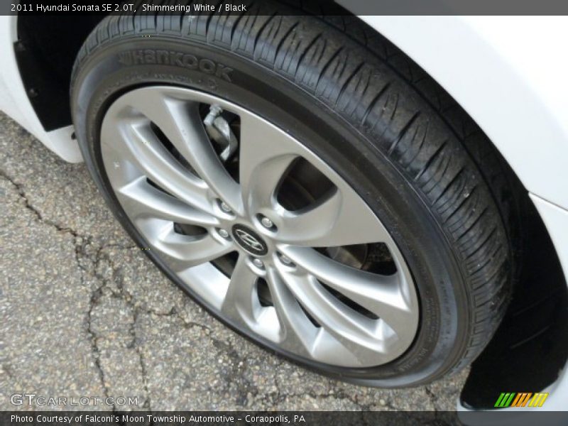 Shimmering White / Black 2011 Hyundai Sonata SE 2.0T