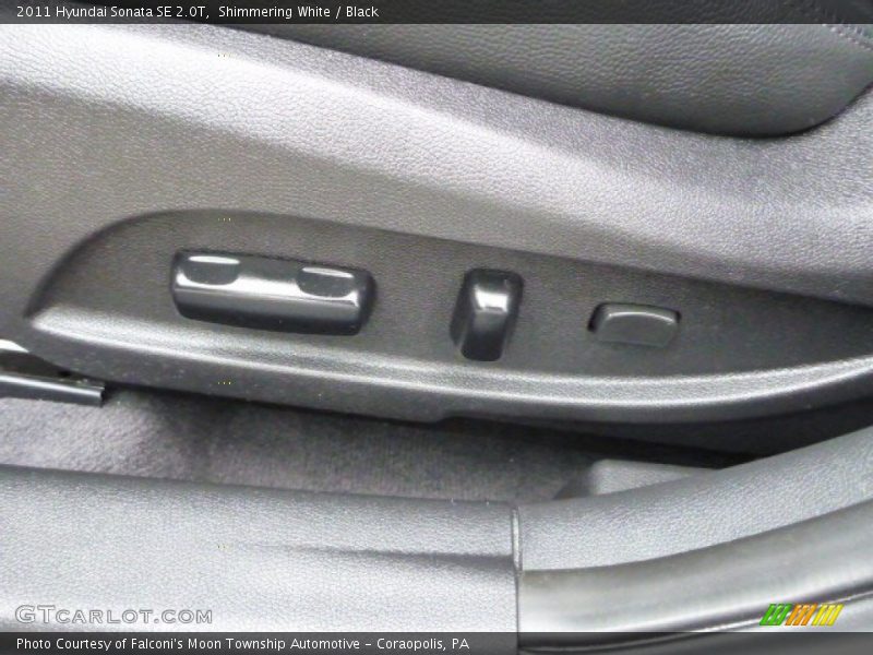 Shimmering White / Black 2011 Hyundai Sonata SE 2.0T