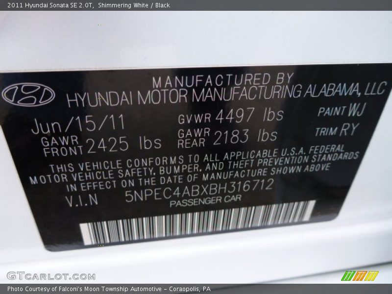 Shimmering White / Black 2011 Hyundai Sonata SE 2.0T