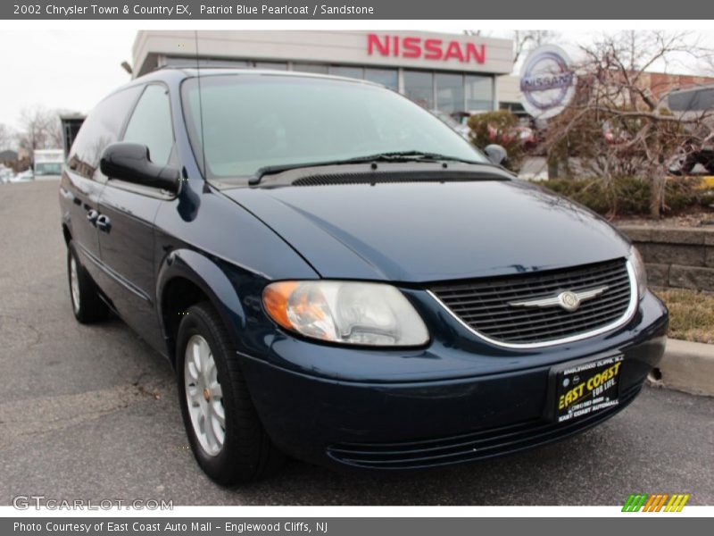 Patriot Blue Pearlcoat / Sandstone 2002 Chrysler Town & Country EX
