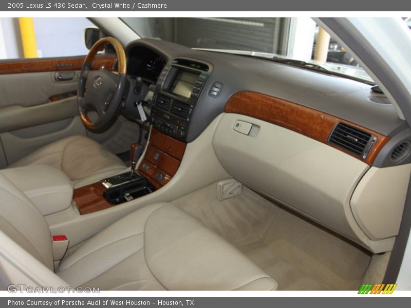 Dashboard of 2005 LS 430 Sedan