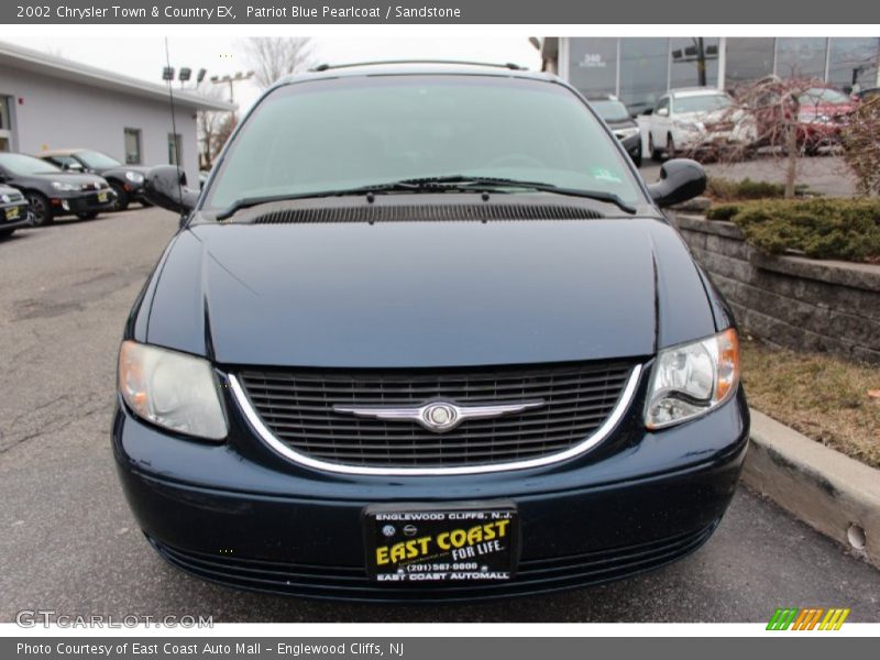 Patriot Blue Pearlcoat / Sandstone 2002 Chrysler Town & Country EX
