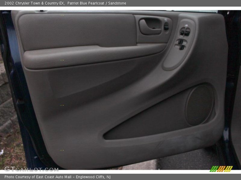 Patriot Blue Pearlcoat / Sandstone 2002 Chrysler Town & Country EX