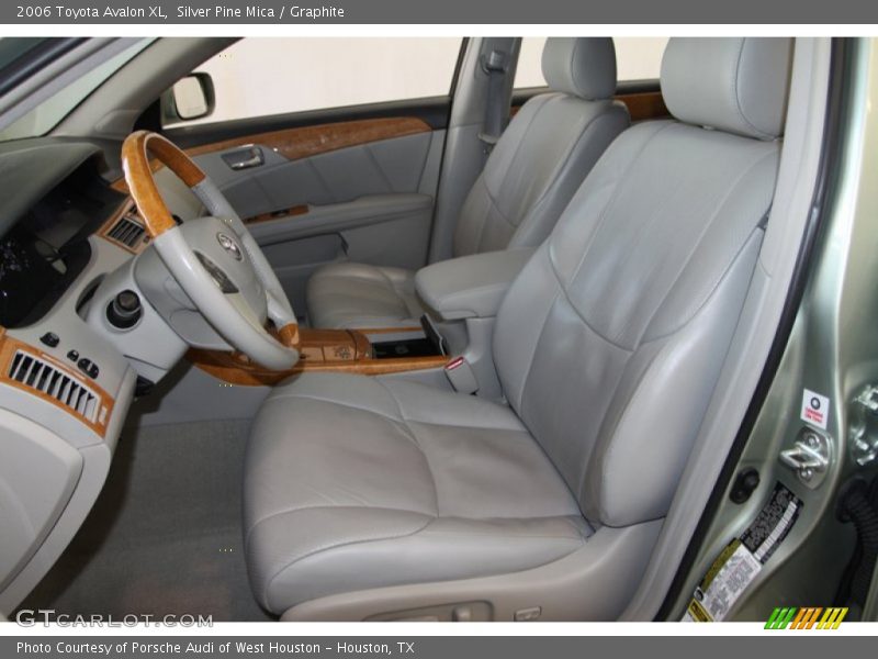 Front Seat of 2006 Avalon XL