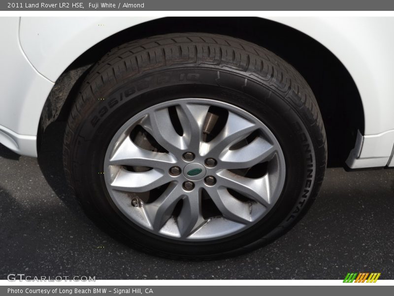 Fuji White / Almond 2011 Land Rover LR2 HSE