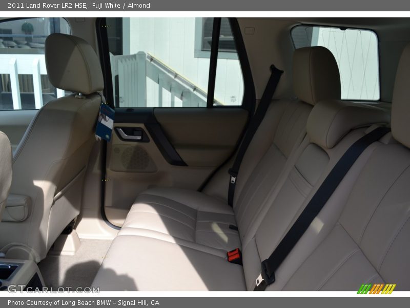 Fuji White / Almond 2011 Land Rover LR2 HSE