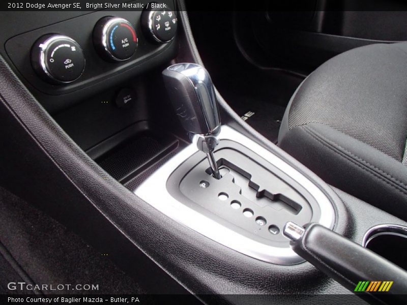 Bright Silver Metallic / Black 2012 Dodge Avenger SE