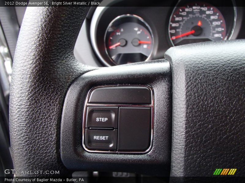 Bright Silver Metallic / Black 2012 Dodge Avenger SE