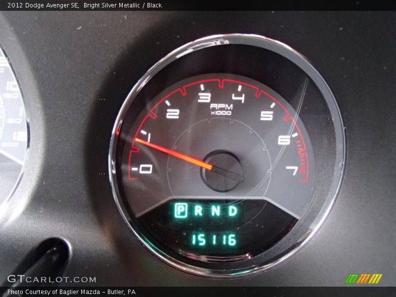 Bright Silver Metallic / Black 2012 Dodge Avenger SE