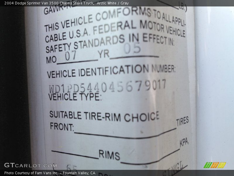 Arctic White / Gray 2004 Dodge Sprinter Van 3500 Chassis Stake Truck