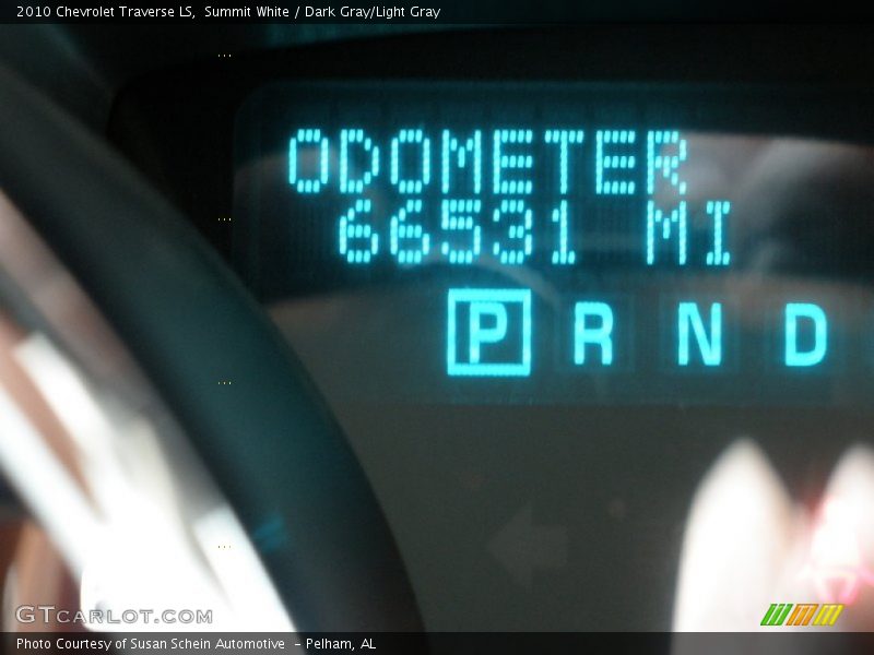 Summit White / Dark Gray/Light Gray 2010 Chevrolet Traverse LS