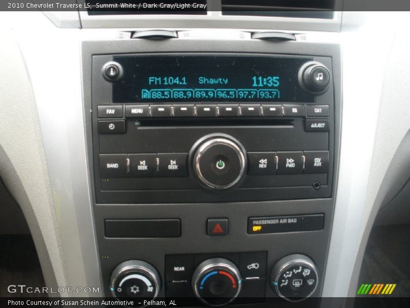 Summit White / Dark Gray/Light Gray 2010 Chevrolet Traverse LS