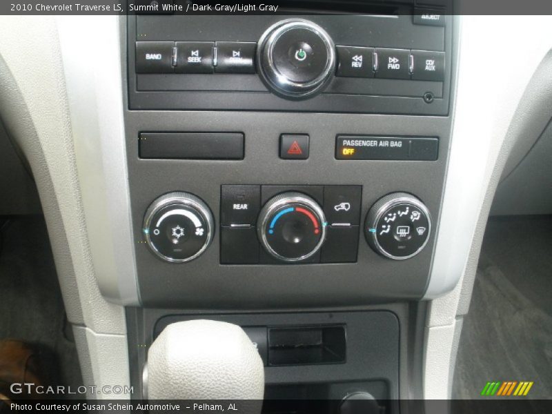 Summit White / Dark Gray/Light Gray 2010 Chevrolet Traverse LS