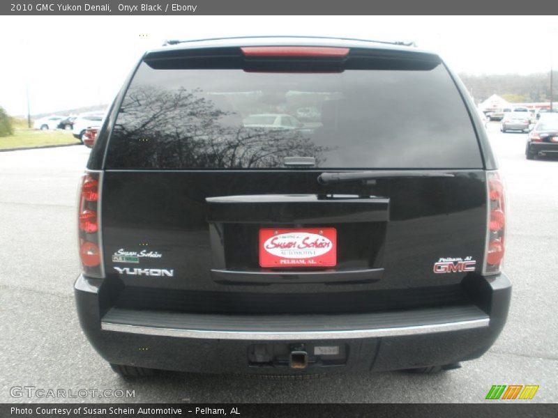 Onyx Black / Ebony 2010 GMC Yukon Denali