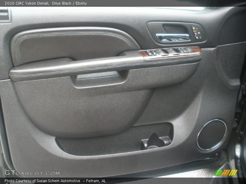 Onyx Black / Ebony 2010 GMC Yukon Denali