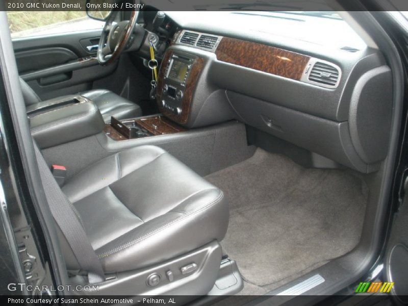 Onyx Black / Ebony 2010 GMC Yukon Denali