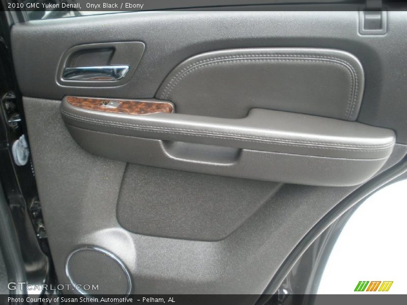 Onyx Black / Ebony 2010 GMC Yukon Denali
