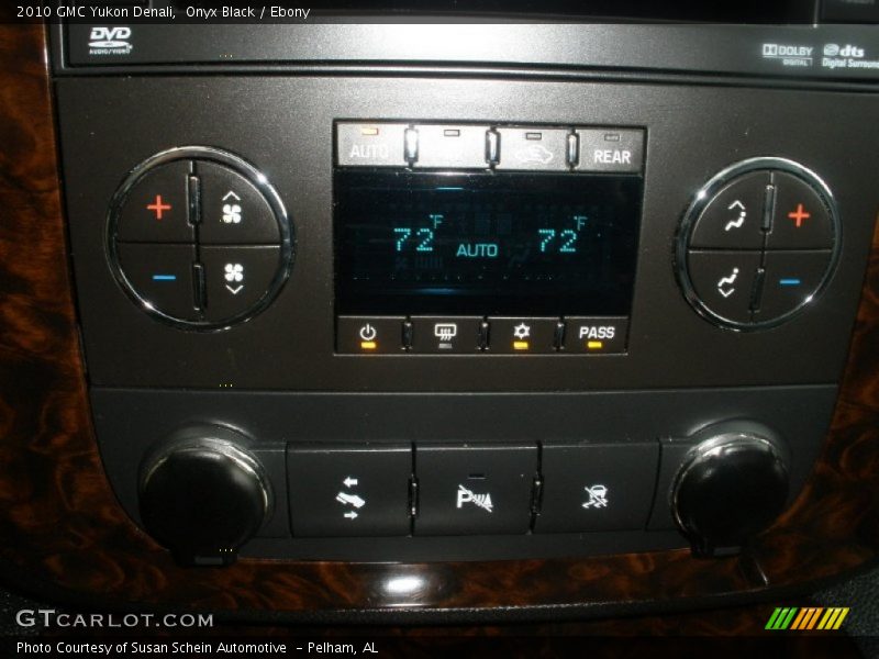 Onyx Black / Ebony 2010 GMC Yukon Denali