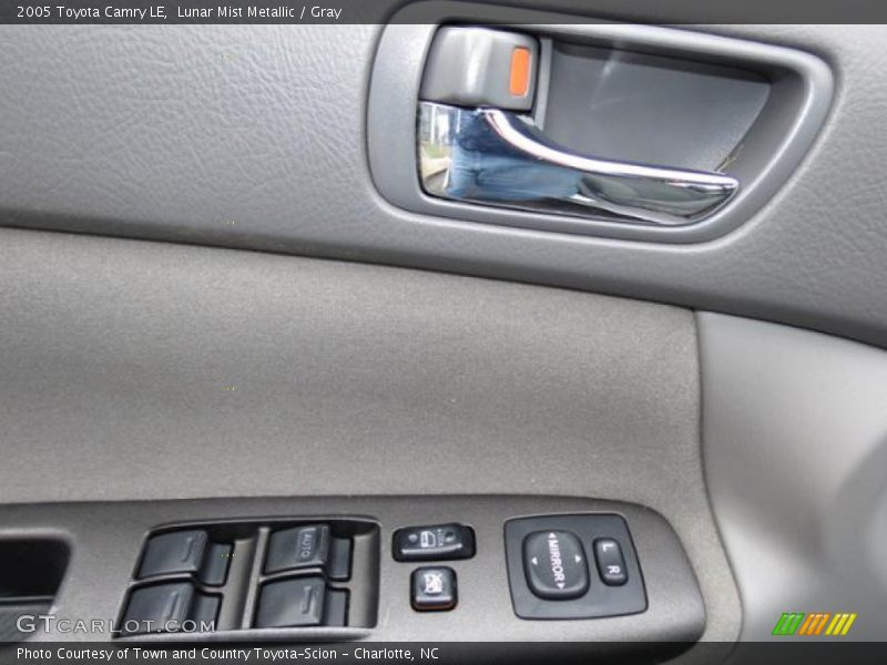 Lunar Mist Metallic / Gray 2005 Toyota Camry LE