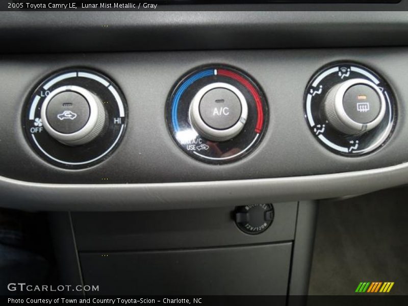 Lunar Mist Metallic / Gray 2005 Toyota Camry LE