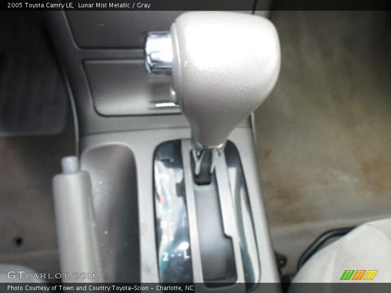 Lunar Mist Metallic / Gray 2005 Toyota Camry LE