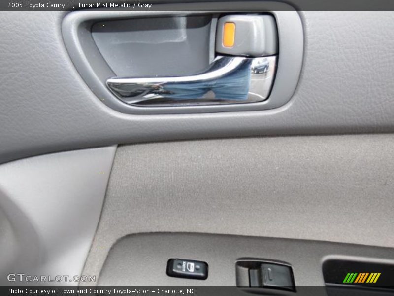 Lunar Mist Metallic / Gray 2005 Toyota Camry LE