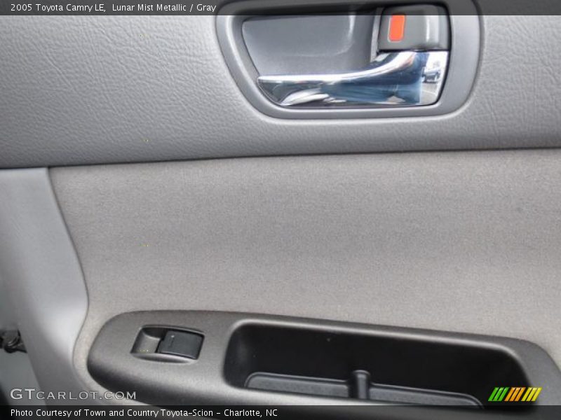 Lunar Mist Metallic / Gray 2005 Toyota Camry LE