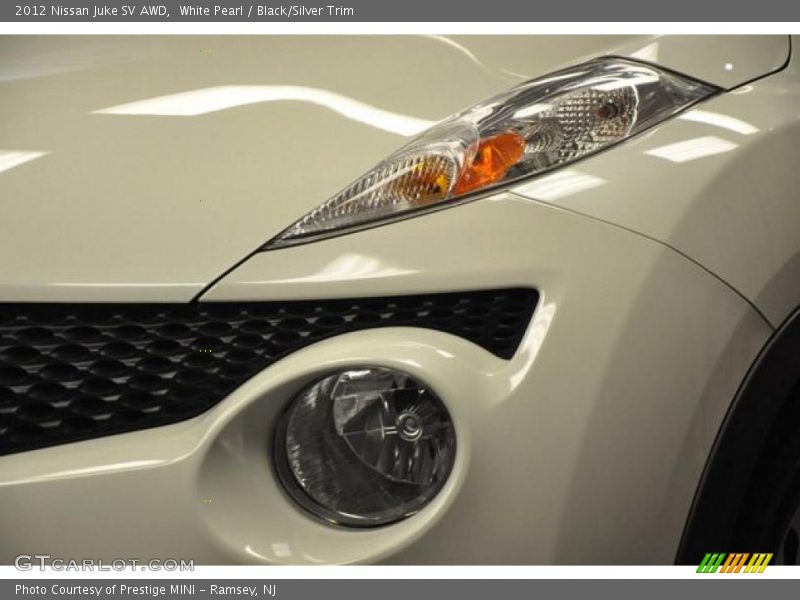 White Pearl / Black/Silver Trim 2012 Nissan Juke SV AWD