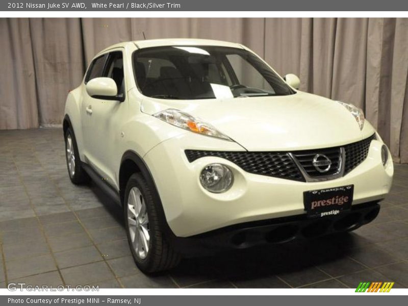 White Pearl / Black/Silver Trim 2012 Nissan Juke SV AWD