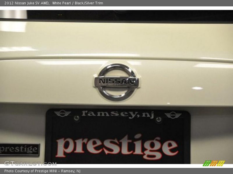 White Pearl / Black/Silver Trim 2012 Nissan Juke SV AWD